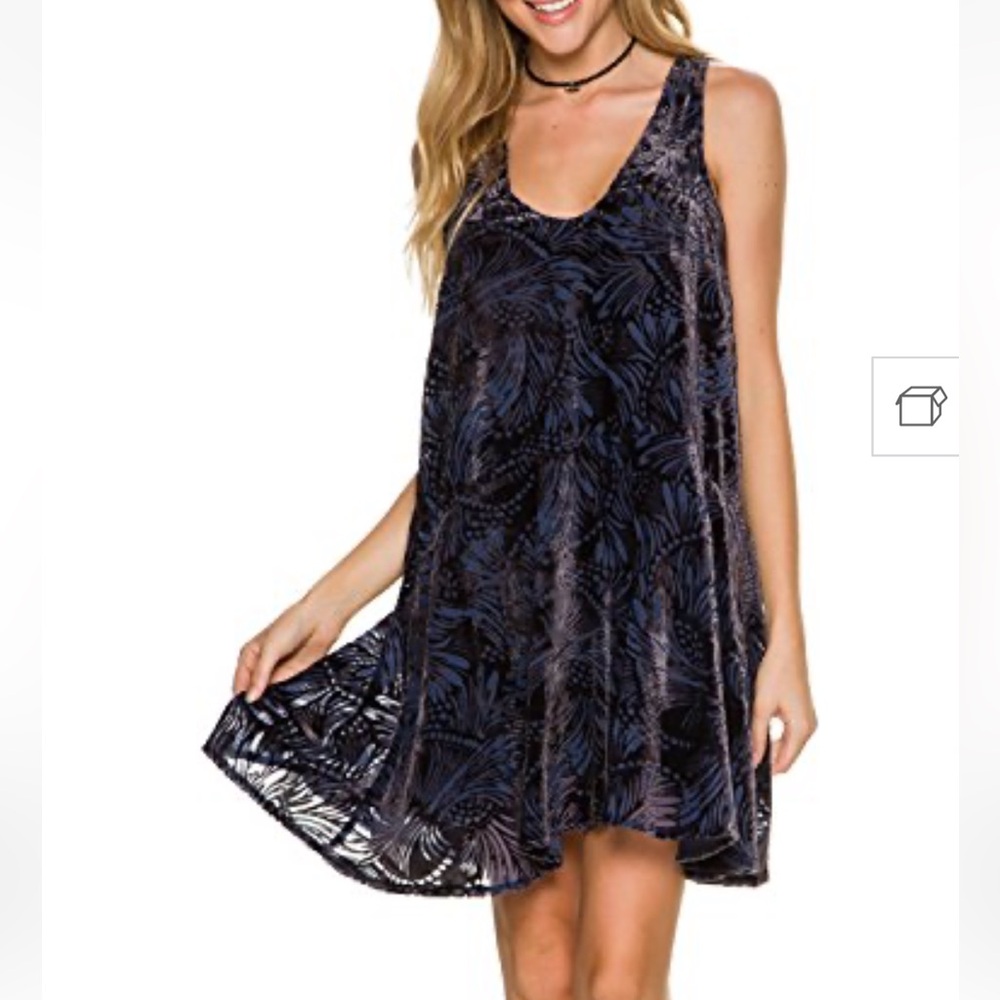 NWT free people Blue Sleeveless Dress w Leaf Pattern feels velvety size small